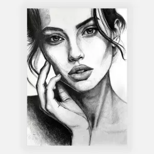 Portrait au crayon d’une femme, noir et blanc, gros plan sur le visage et la main, regard intense, dessin au graphite.